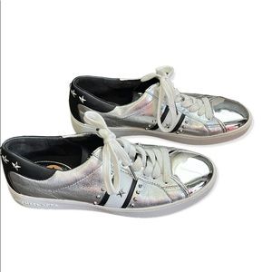 Michael Kors low top Silver Frankie stripe leather sneakers size 7.